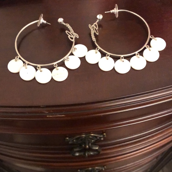 SALE!!! GUESS EARRINGS 💕💕💕🔥🔥 - Picture 3 of 3